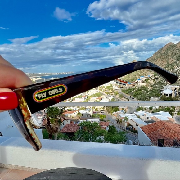 FREE FLYING Fly Girls Sunglasses 🖤 - Picture 5 of 17